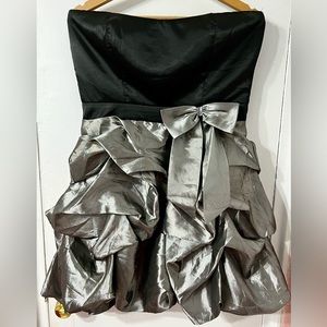 Strapless bicolor minidress